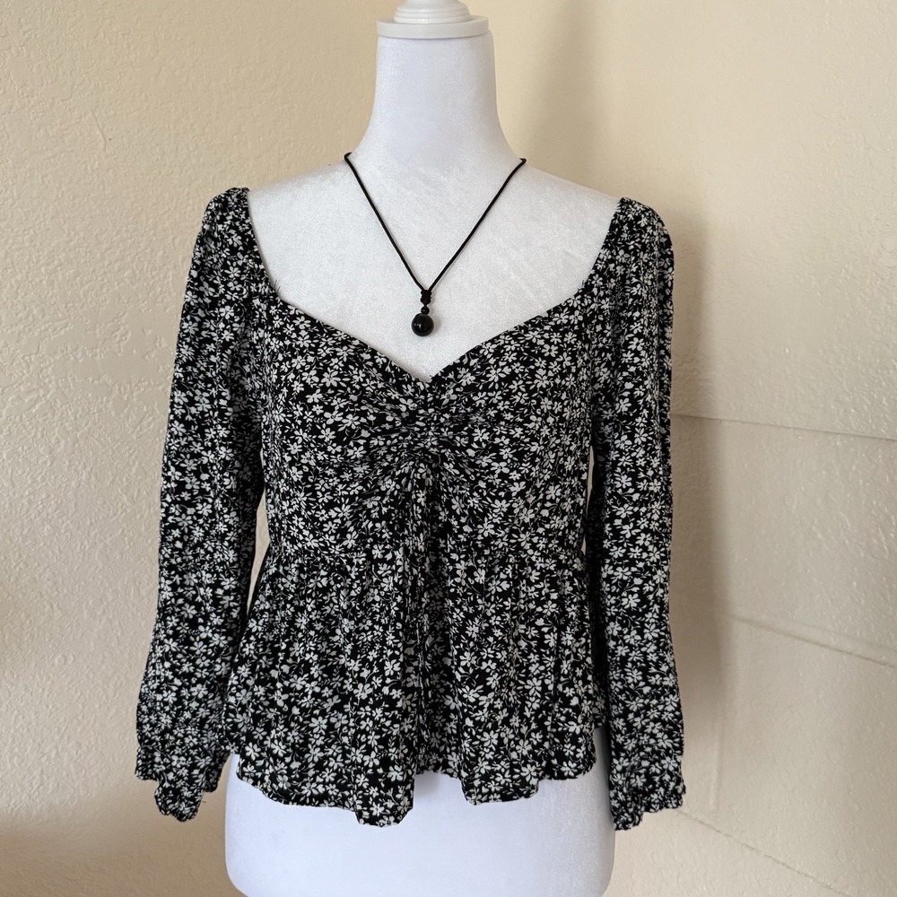 Papermoon Women's Top Size L Black White Floral‎ V-Neck Long Sleeves Babydoll